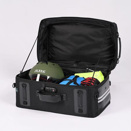 Cruiser Rear Bag provides large main compartment, large enough for storing helmet and change of clothes.